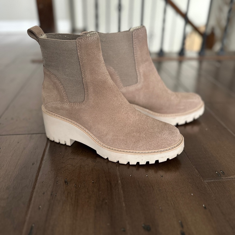 Dolce Vita Tan Ankle Boots with Chunky Sole and Elastic Panels